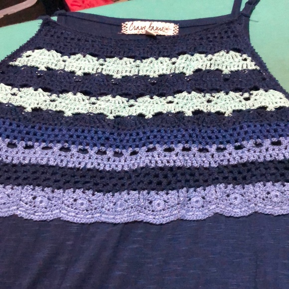 Beautiful woman tank top - Picture 3 of 4